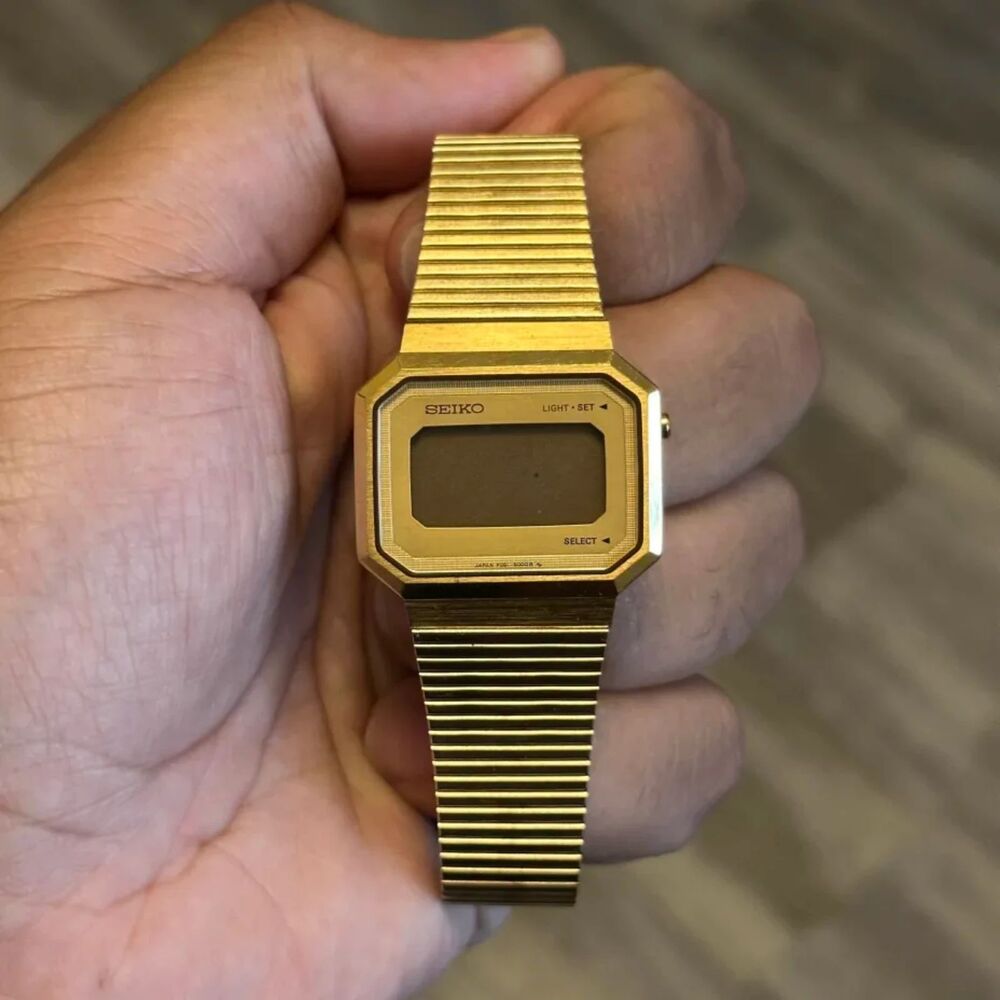 Vintage 70s Seiko LCD F051-5000 Wrist Watch - Picture 2 of 7